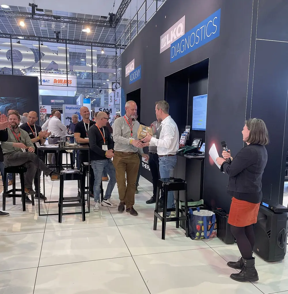 LKQ en Diagnose Car schenken 5 picoscopen aan de Vlaamse scholen op AutoTechnica