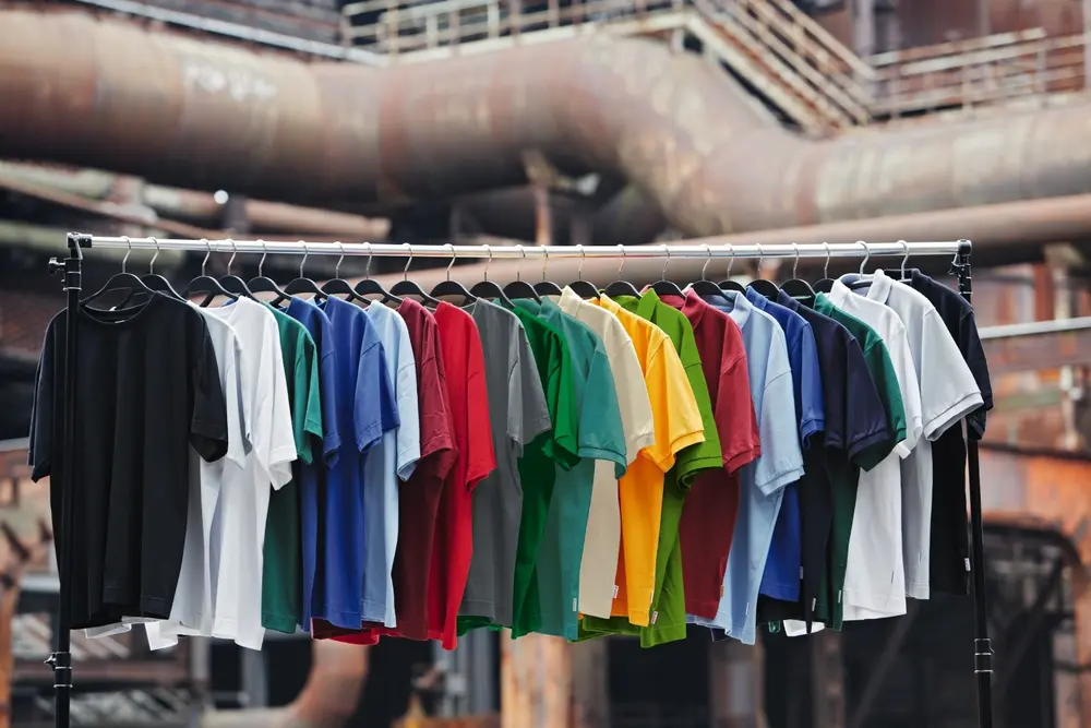 Als het warm wordt, komen shirts en shorts van MEWA in actie