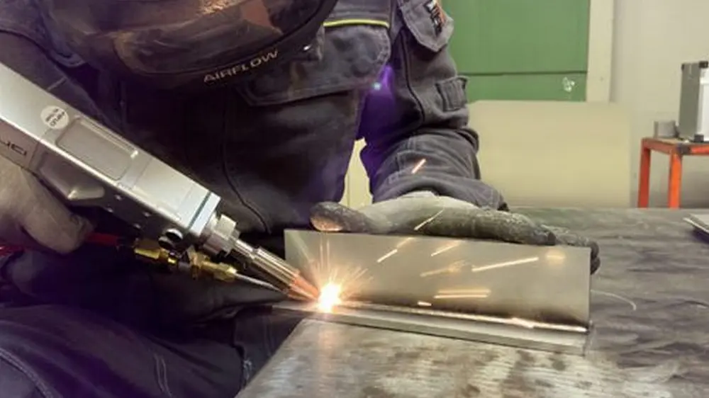 LASERLASSEN UIT DE HAND