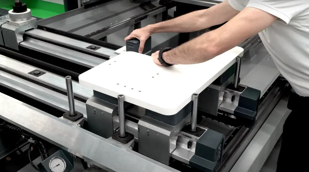 Met XPS blijft manueel positioneren mogelijk, bijvoorbeeld voor het inlezen van werkstukken