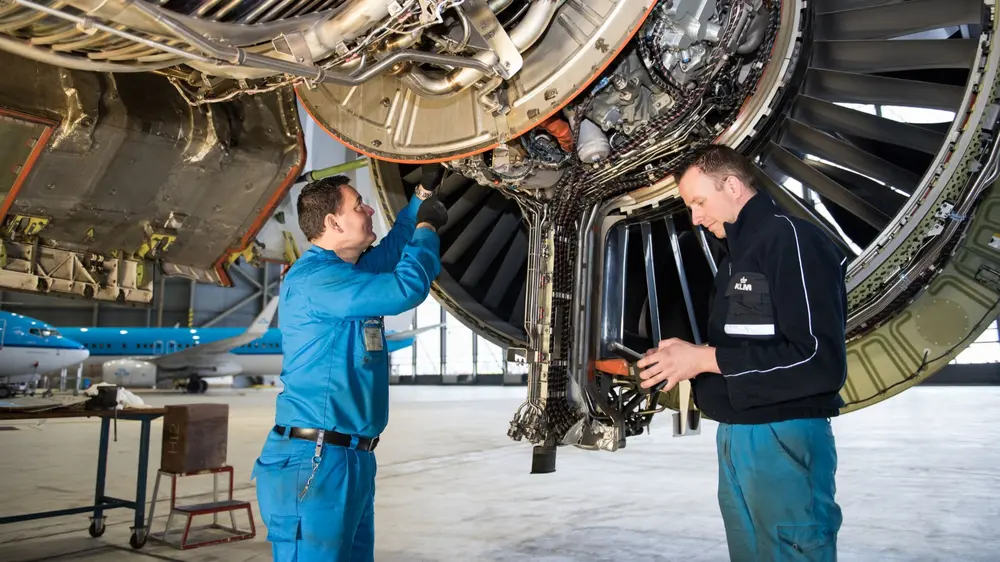 De resultaten van het onderzoek werden gepresenteerd in een vliegtuighangar van KLM op Schiphol
