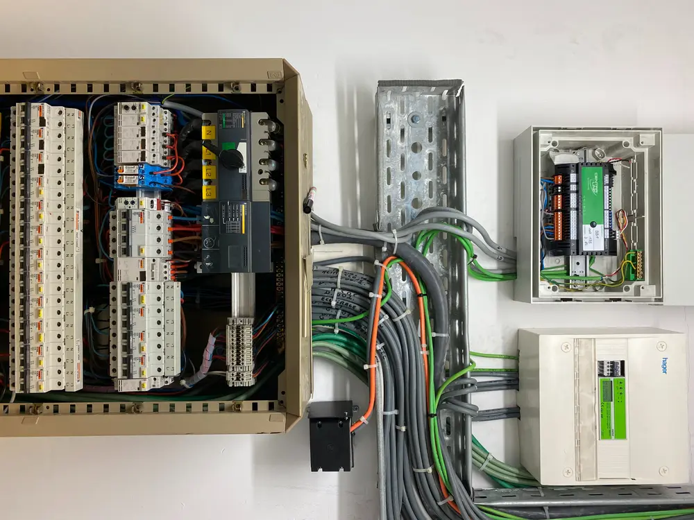 Dankzij de open programmering kunnen de controllers naast de sturing van verwarming en koeling ook voor andere toepassingen worden gebruikt, zoals de sturing van de verlichting