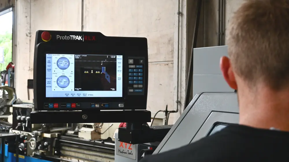 "Dankzij de eenvoudige besturing en instelling is de machine ideaal voor stukwerk en kleine series", weet Pannecoucke