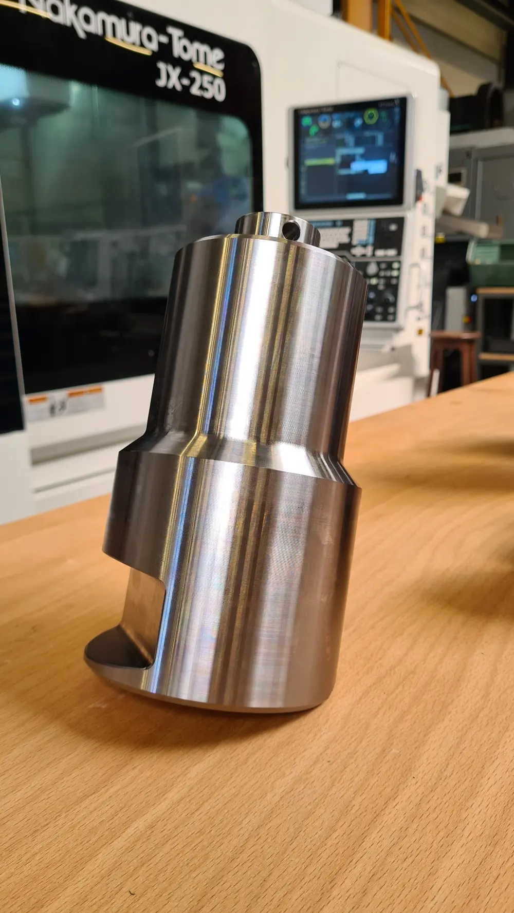 Afgewerkt werkstuk met draai- en freeswerk