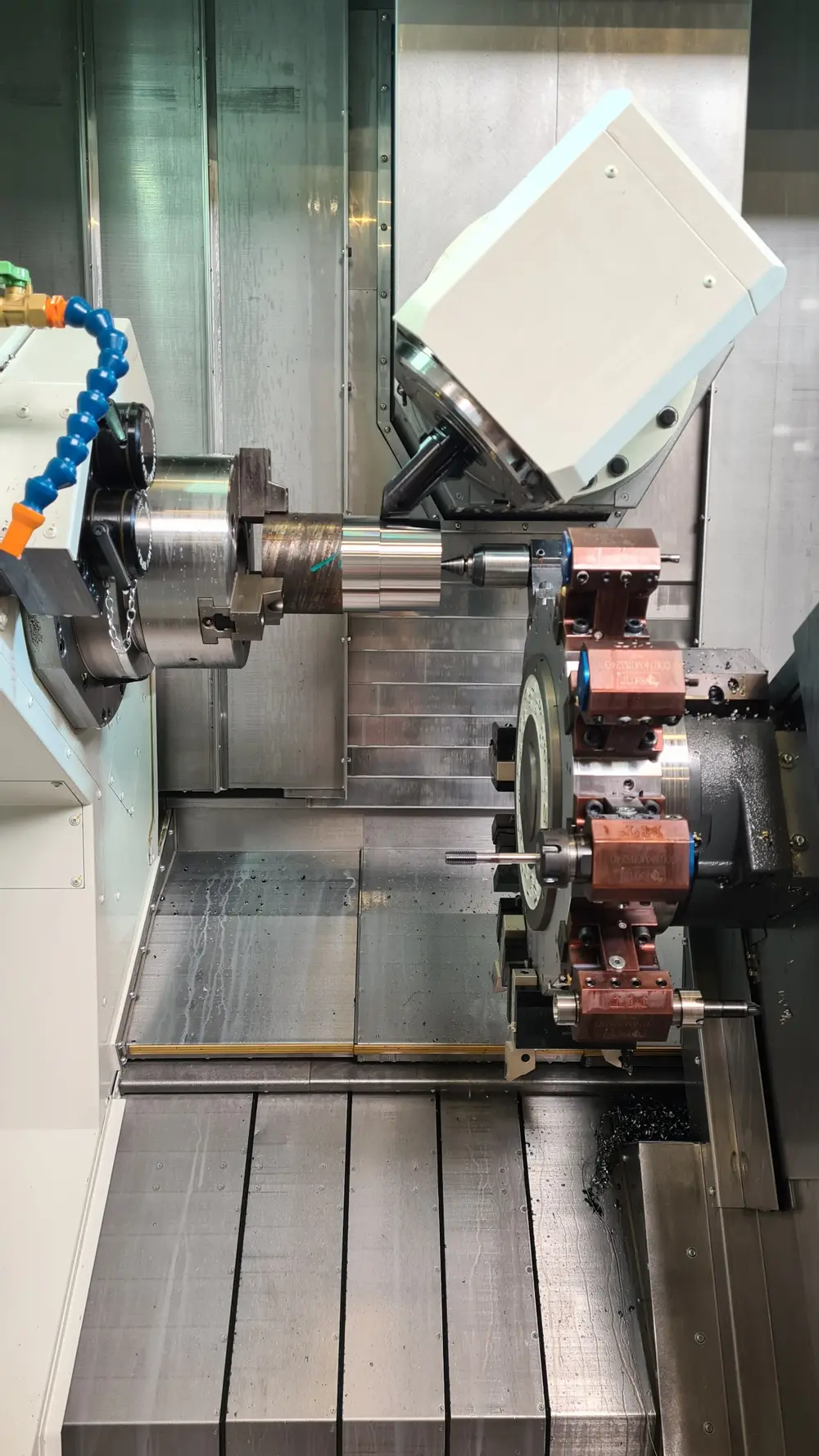 Multitasking machine Nakamura Tome JX-250