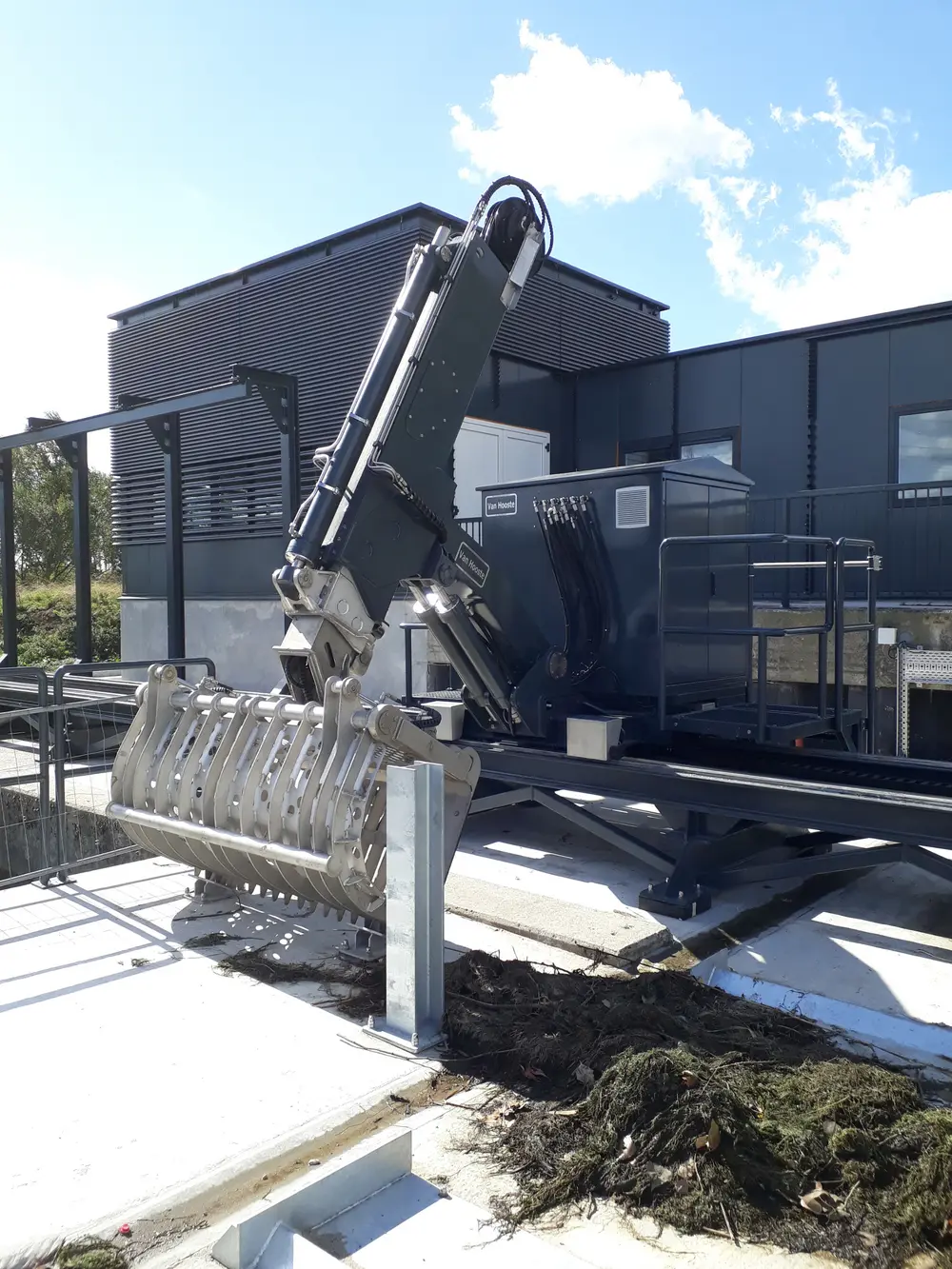 Van Hooste spitst zich toe op de herstelling en nieuwbouw van constructies rond waterbeheersing