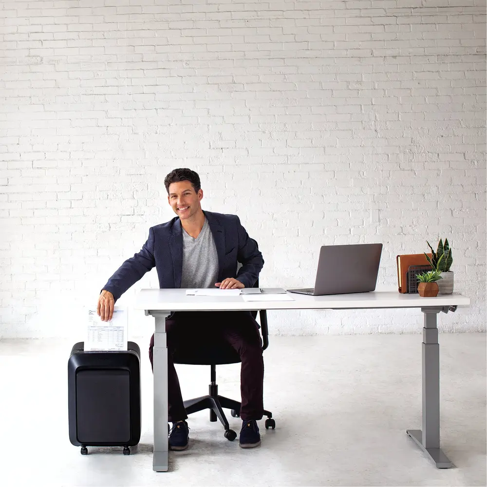 papierversnipperaar om bedrijfsgevoelige informatie te vernietigen