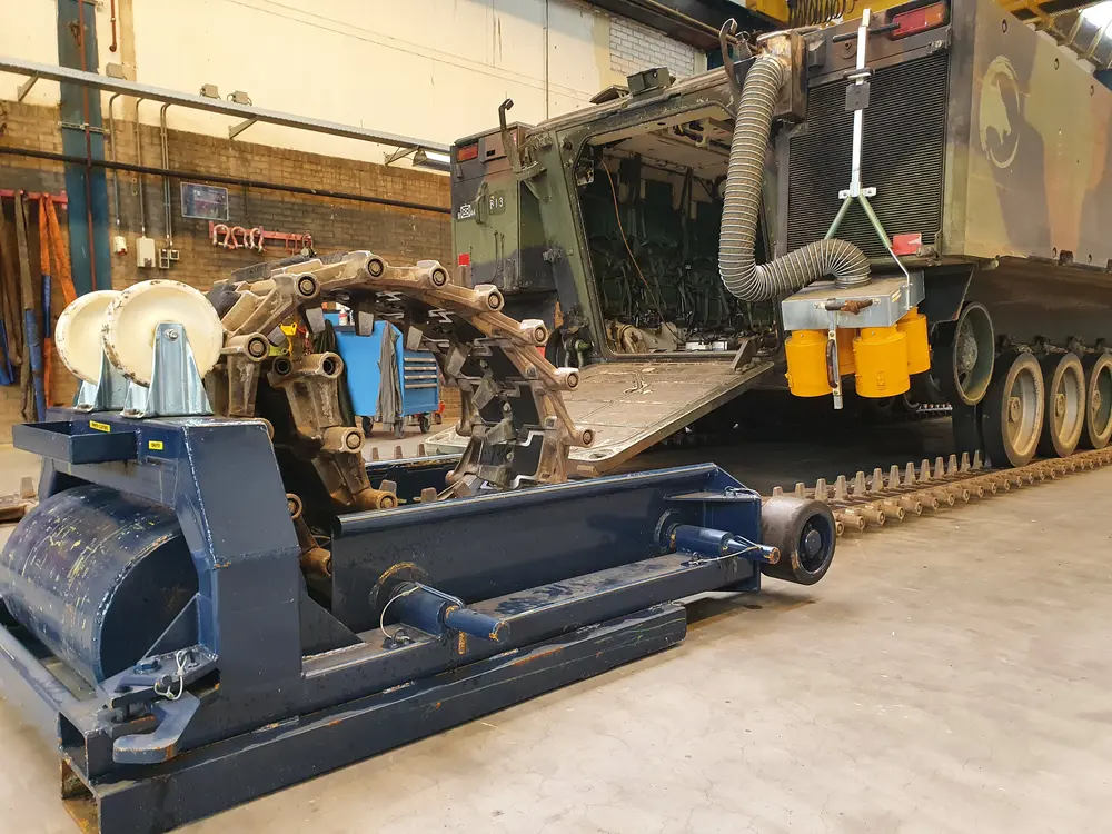 Het vervangen van de stalen tracks leidt tot veel voordelen