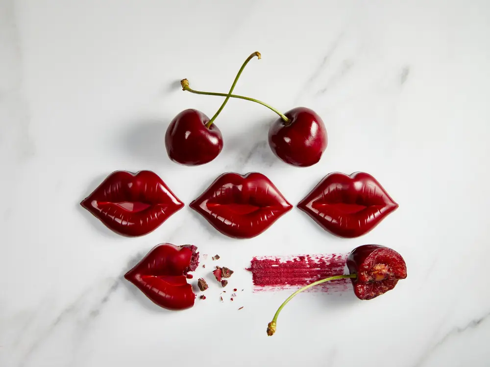 valentijn kersen rood lippen chocolade