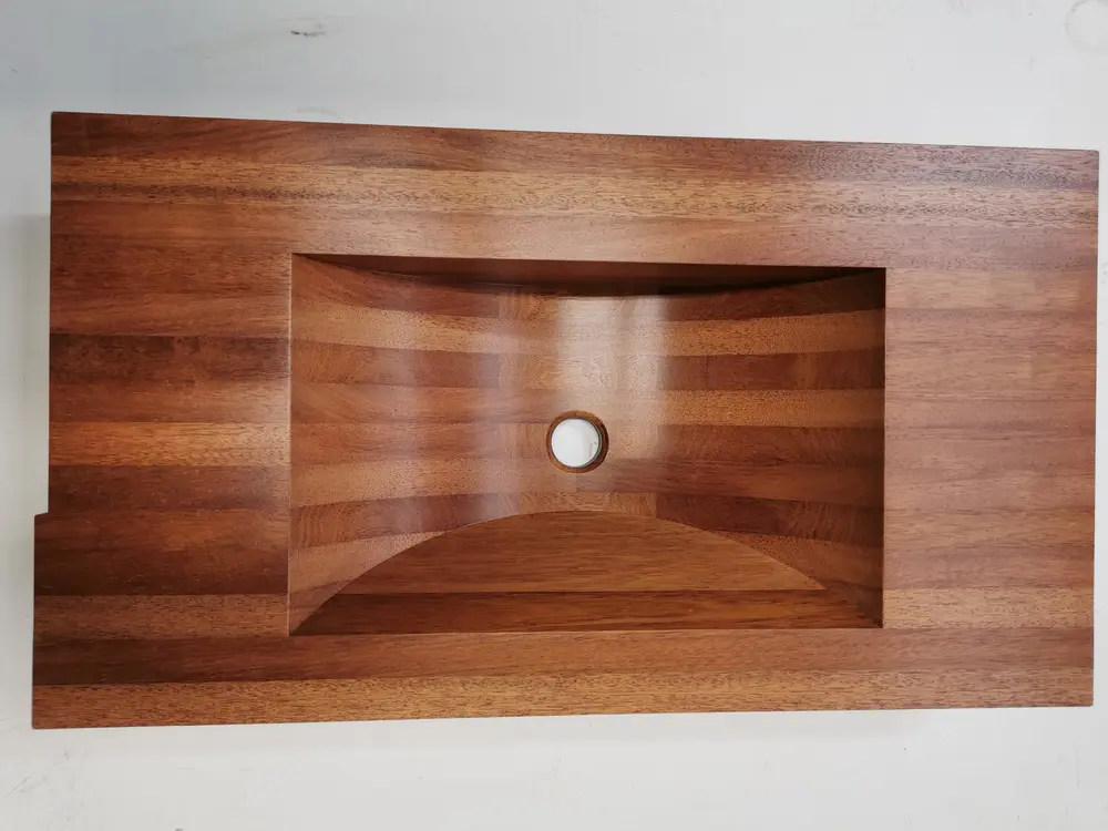 Bovenaanzicht houten pompbak