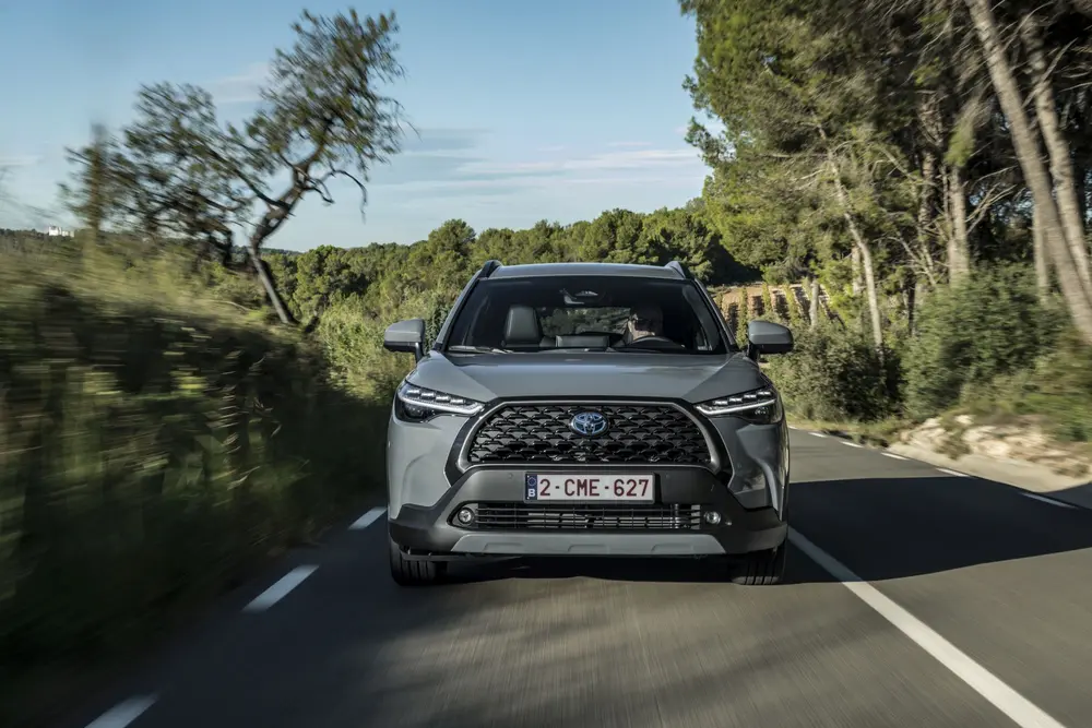 Rijtest Toyota Corolla Cross 2.0 Hybrid FWD 2