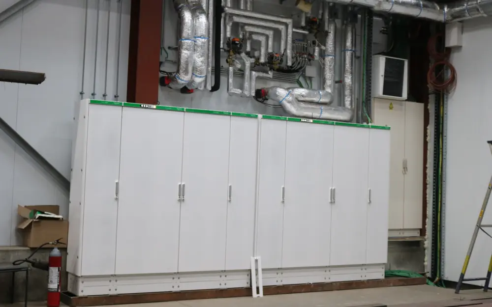 Shneider-kasten bij Juri