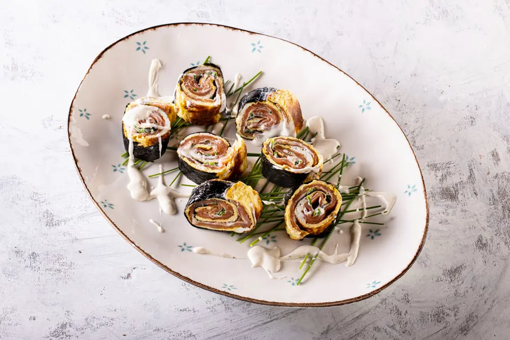 Nori- aperorol met Caesar dressing