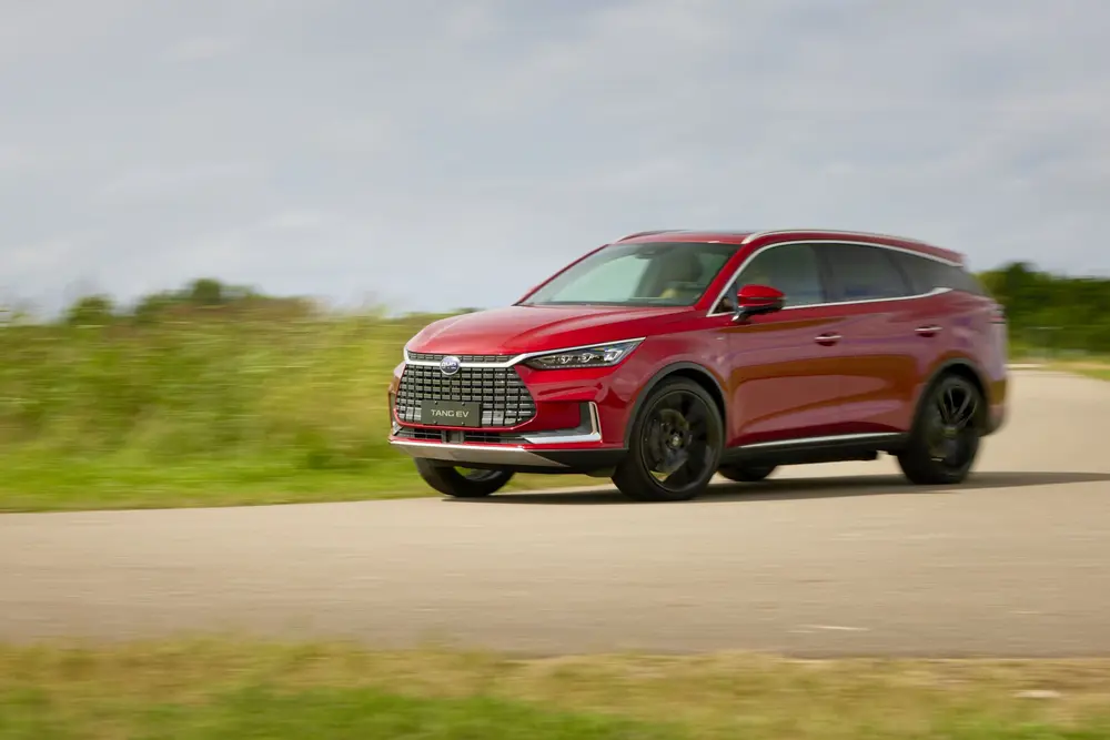 Rijtest BYD Tang EV 1