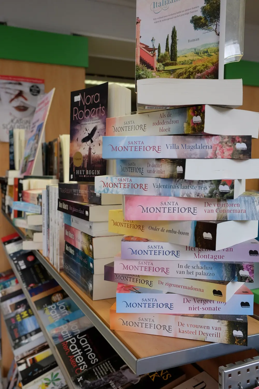 Topboeken naast kassa