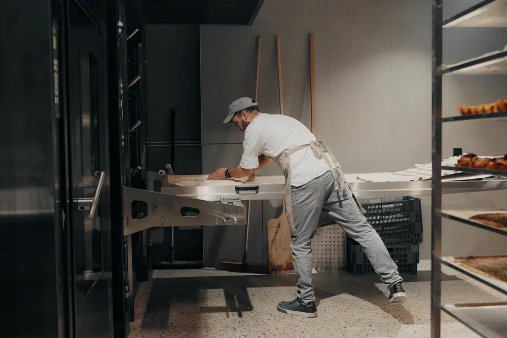 Joost Arijs met Liftmaster en Elektro-oven Hein