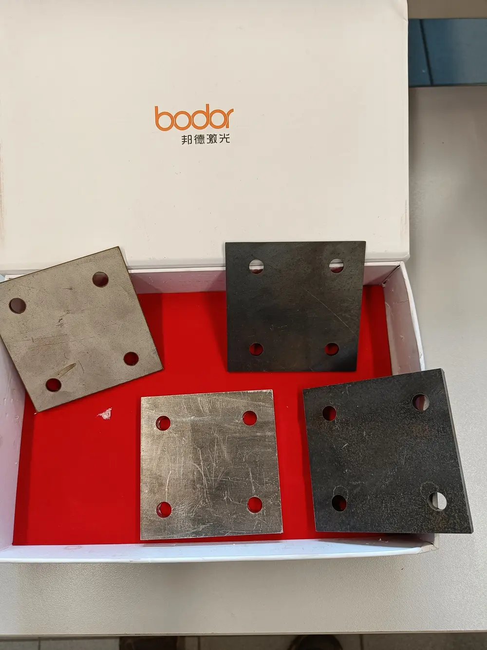 Stukken gelaserd door Bodor C3-reeks 6 kW 