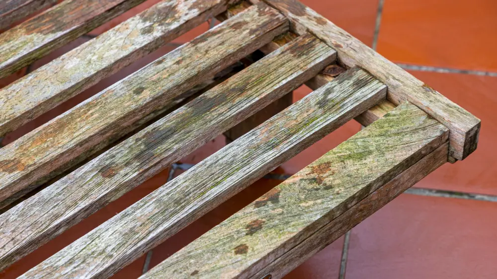 wat krijgt hout te verduren
