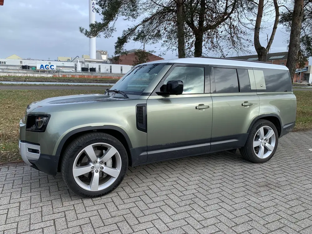 Rijtest Land Rover Defender 130 (mHEV) D300 AWD AUT