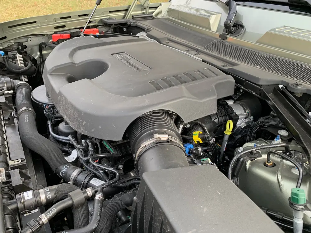 Rijtest Land Rover Defender 130 (mHEV) 5