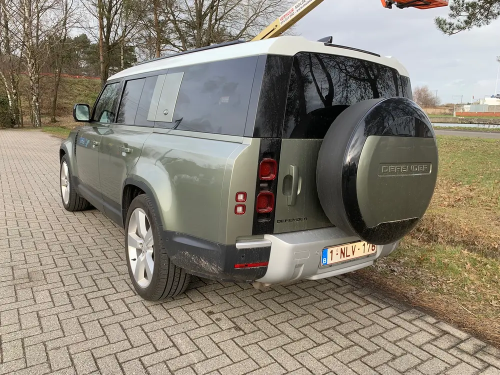 Rijtest Land Rover Defender 130 (mHEV) 10