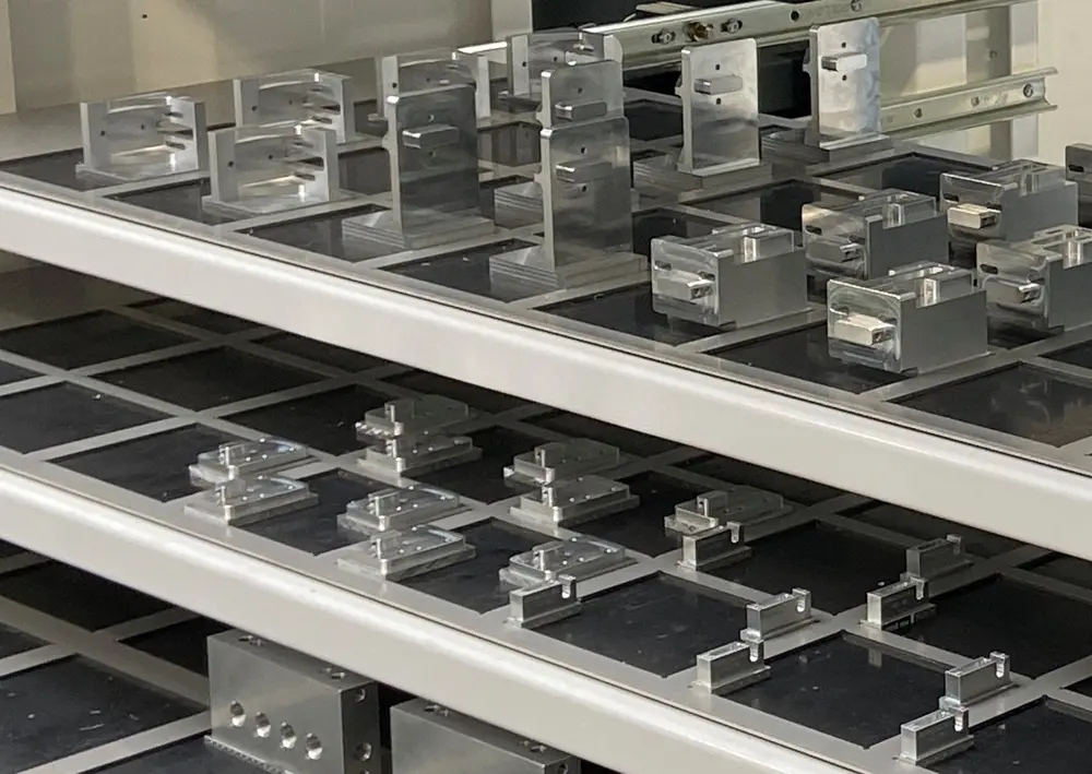 Onderdelen op de BMO Platinum Sideloader