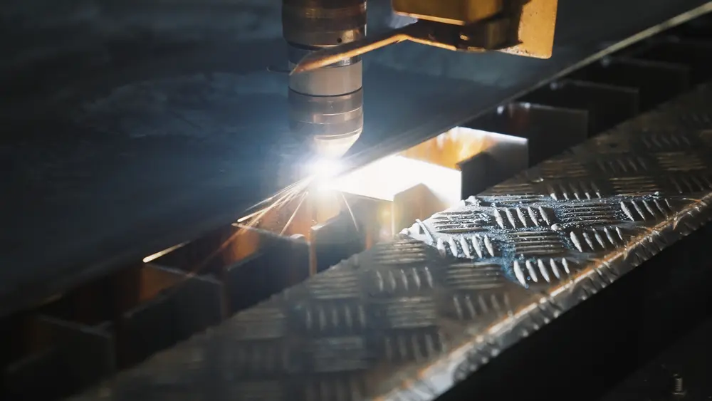 De fiberlasersnijmachine heeft een 4 kW lIPG aserbron