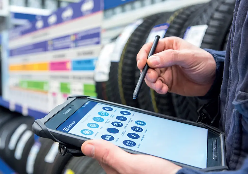 AUTO 5, l\'informatique intègre toutes les données constructeurs