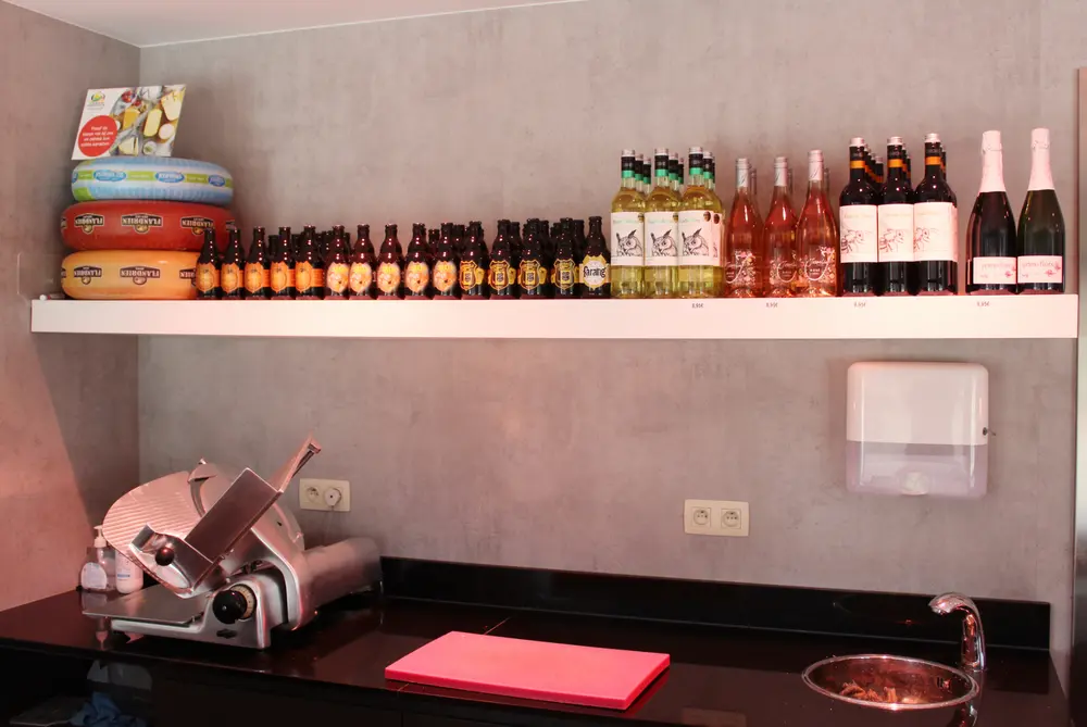 Slagerij Verscheuren verkoopt ook enkele dranken en conserven