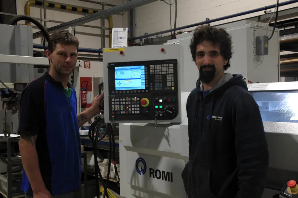 NAMEN (?), met Romi C