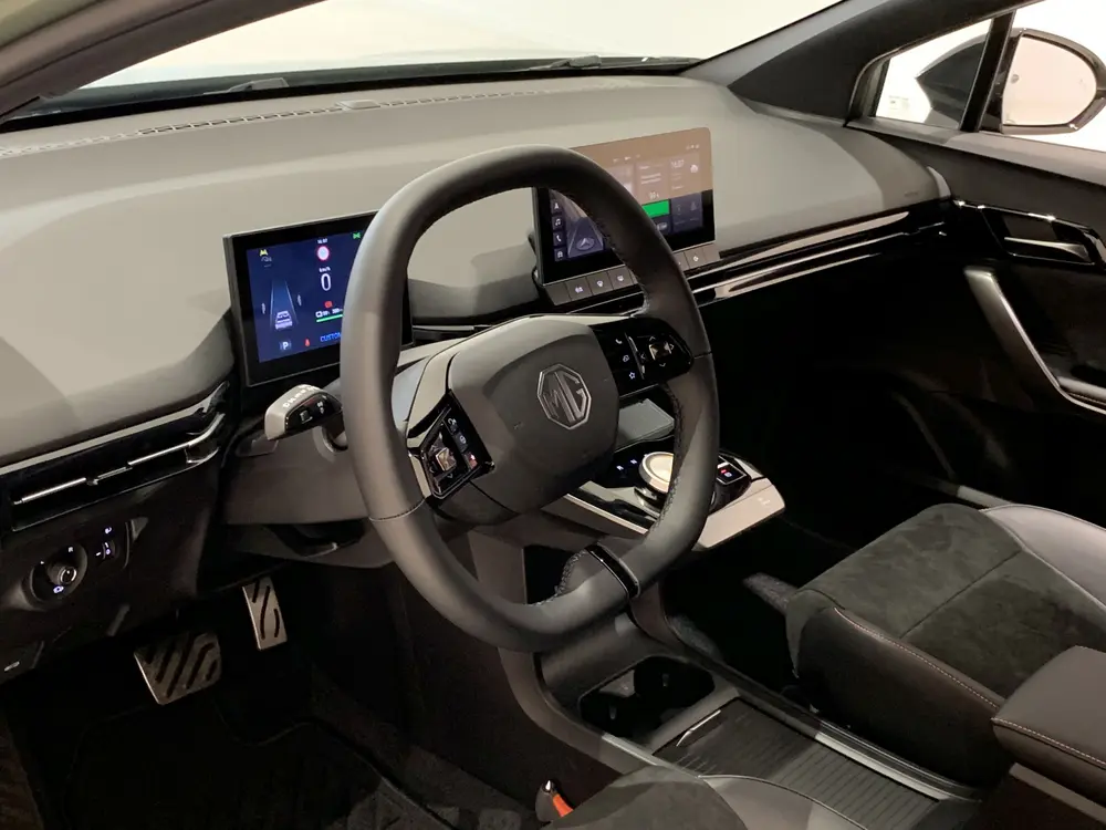Rijtest MG MG4 XPower 4