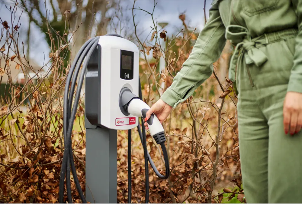 Mercedes-Benz en Eneco kondigen Benelux-samenwerking aan voor laadoplossingen