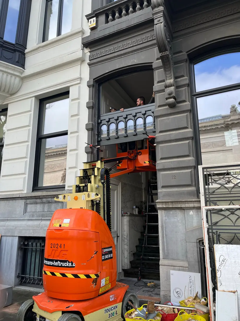 Hoogtewerker deur Atelier Schrauwen