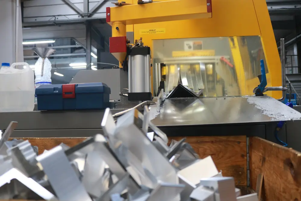 Verzaagde profielen op JIH-I NC24LS