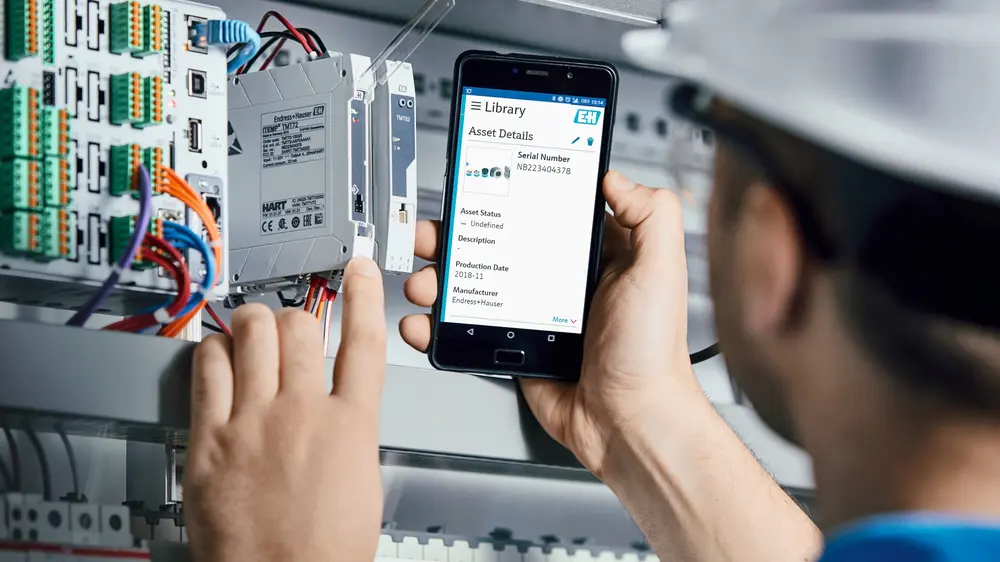 Netilion, het cloud-based IIoT-ecosysteem van Endress+Hauser. Hiermee kan u van elk instrument een digital twin aanmaken en de bijhorende informatie bijhouden en oproepen, zoals ook lijsten met wisselstukken en handleidingen. Dit is natuurlijk handig voor uw asset management.