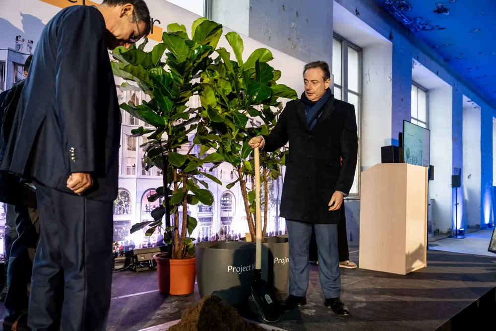 Eerste steenlegging Project Meir