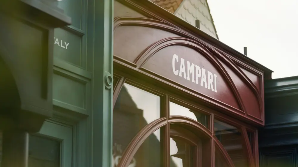 Goblet detail Campari gevel