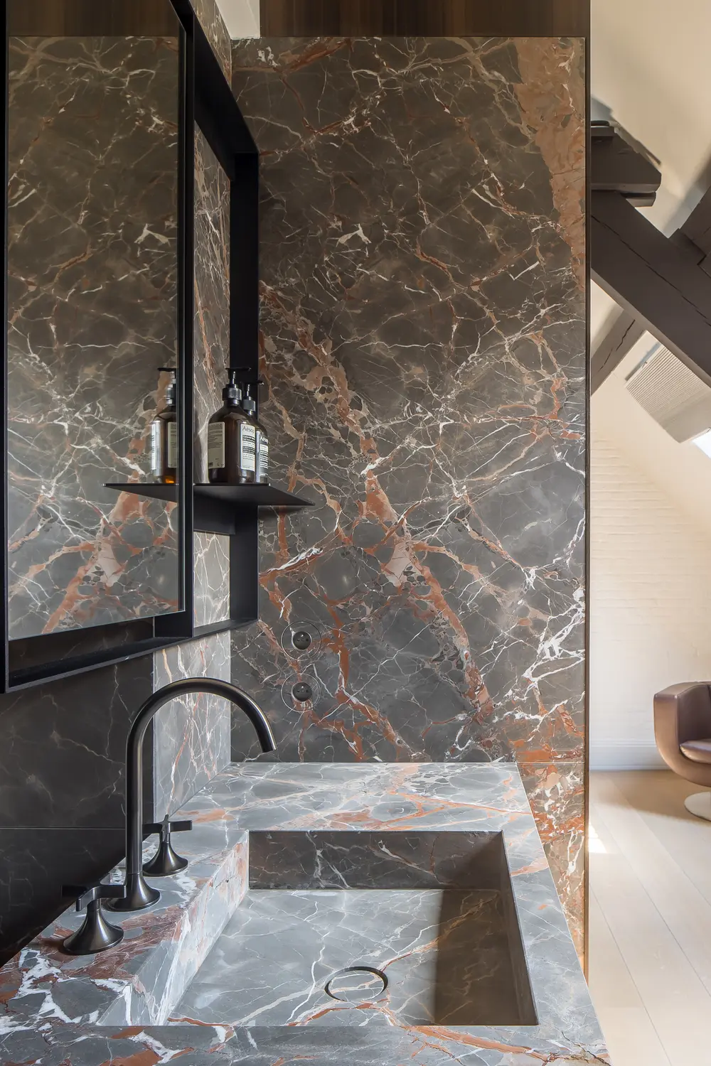 SD Biwood marmer badkamer