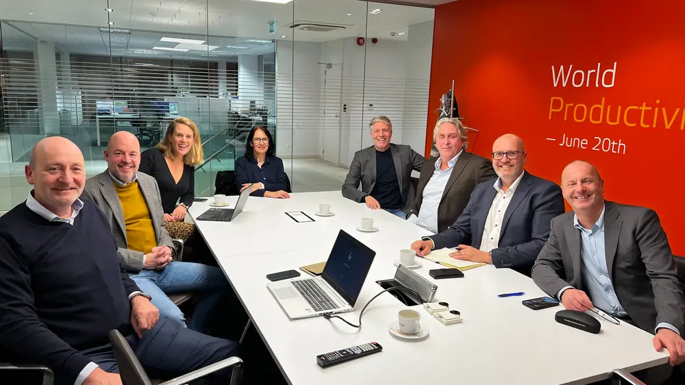 Bosta en Officers World