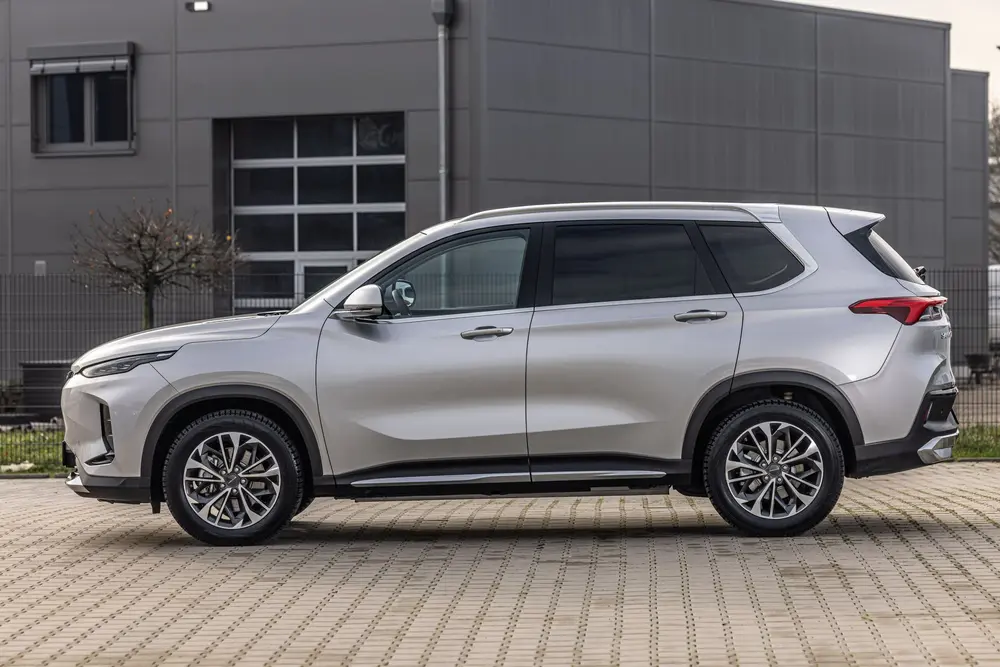 Nieuw: Maxus eUniq6 03