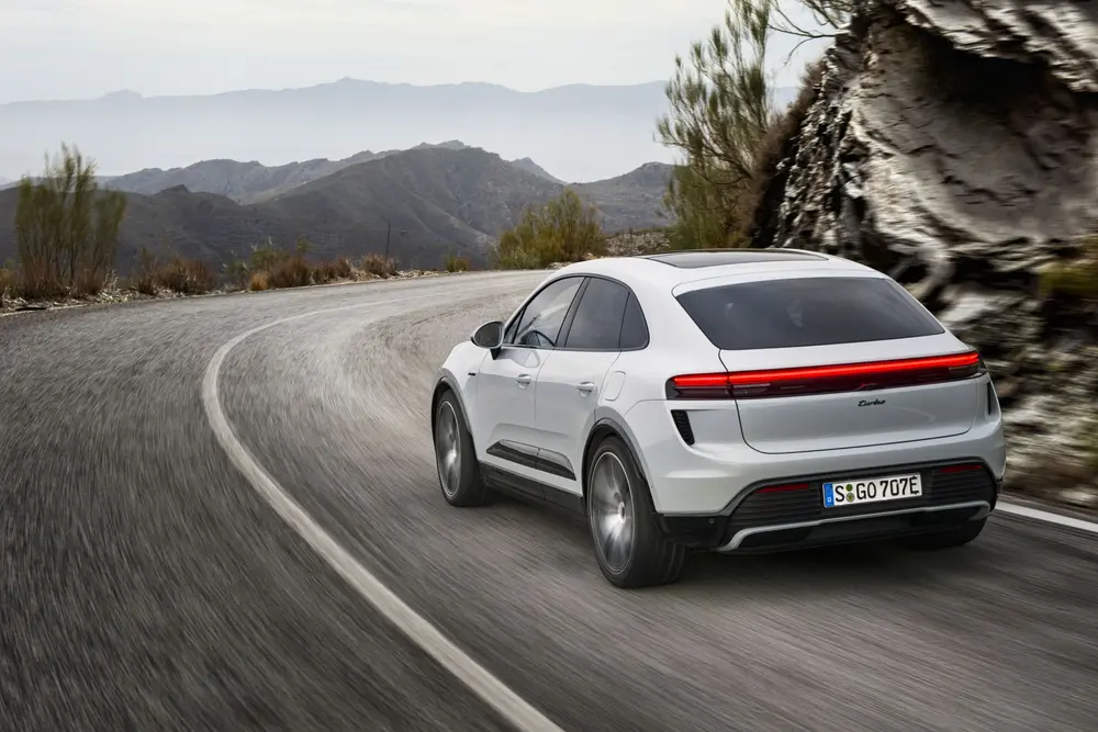 New Porsche Macan 4 & Macan Turbo 4