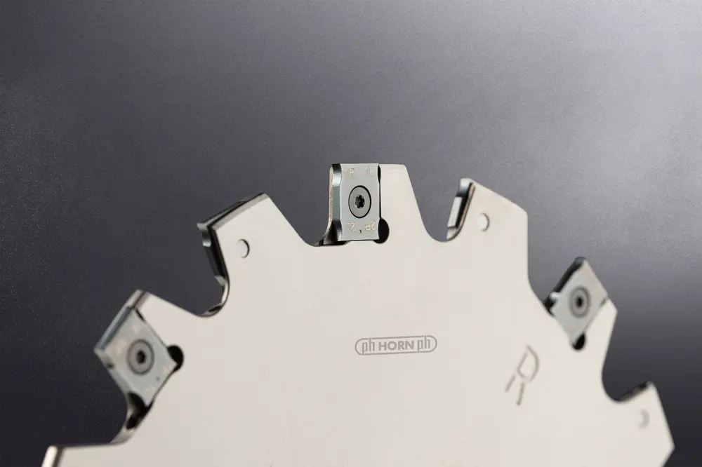 SYSTÈME DE FRAISAGE DE RAINURES ET DE TRONÇONNAGE M475