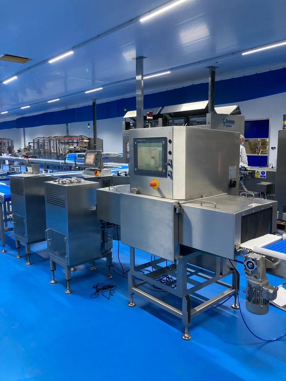 Outre le système habituel de caméra descendante (comme sur cette photo), un système de caméra latérale permet de détecter les contaminations provenant de produits plus hauts et plus étroits (photo : Roosjen)