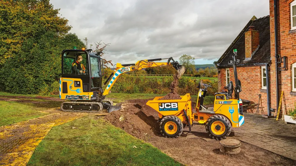 JCB 19C-1E elektrische minigraver en 1TE elektrische minidumper 