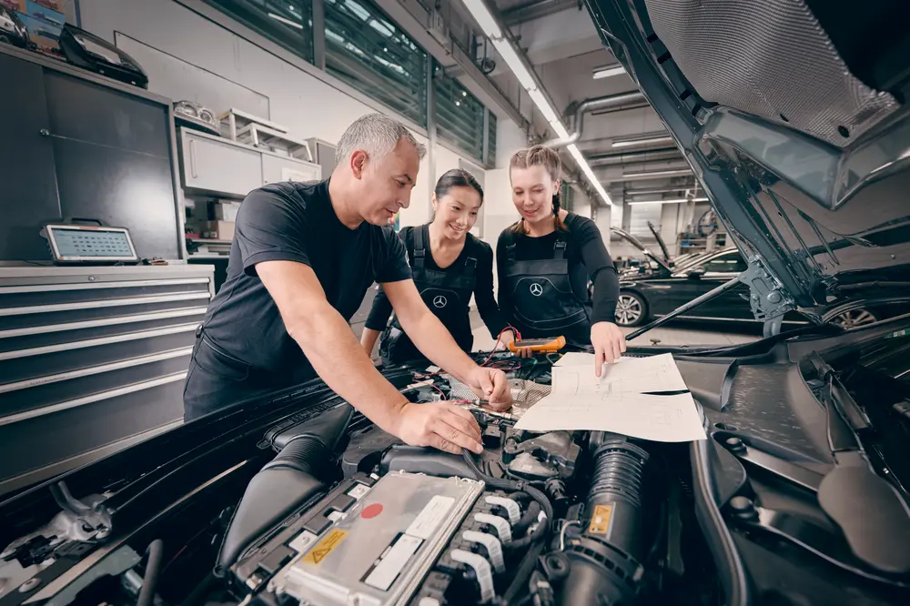 Mercedes-Benz zet in op kwaliteit van opleiding tot service 1