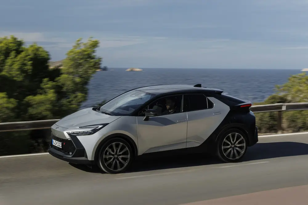 Rijtest Toyota C-HR HEV 2.0 2WD GR Sport 10