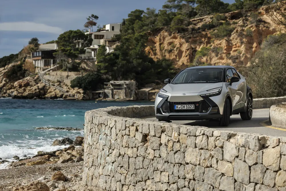 Rijtest Toyota C-HR HEV 2.0 2WD GR Sport 12