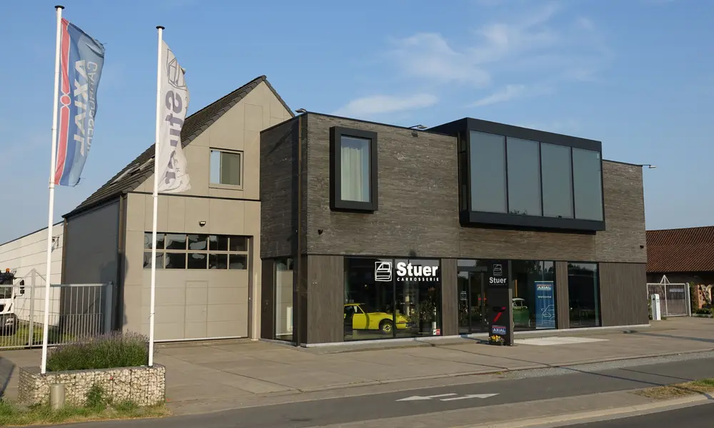 voorgevel Carrosserie Stuer
