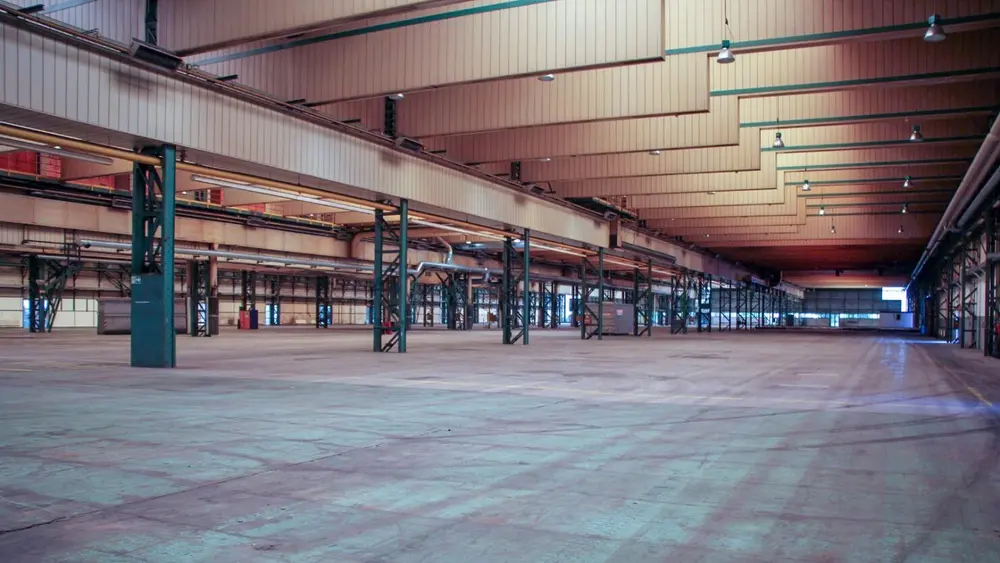 kleine en grote bedrijven werkplaatshal