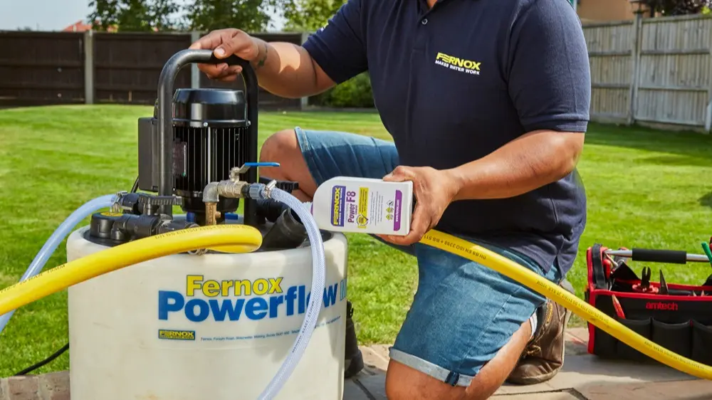 Fernox F8 Power Cleaner + spoelpomp